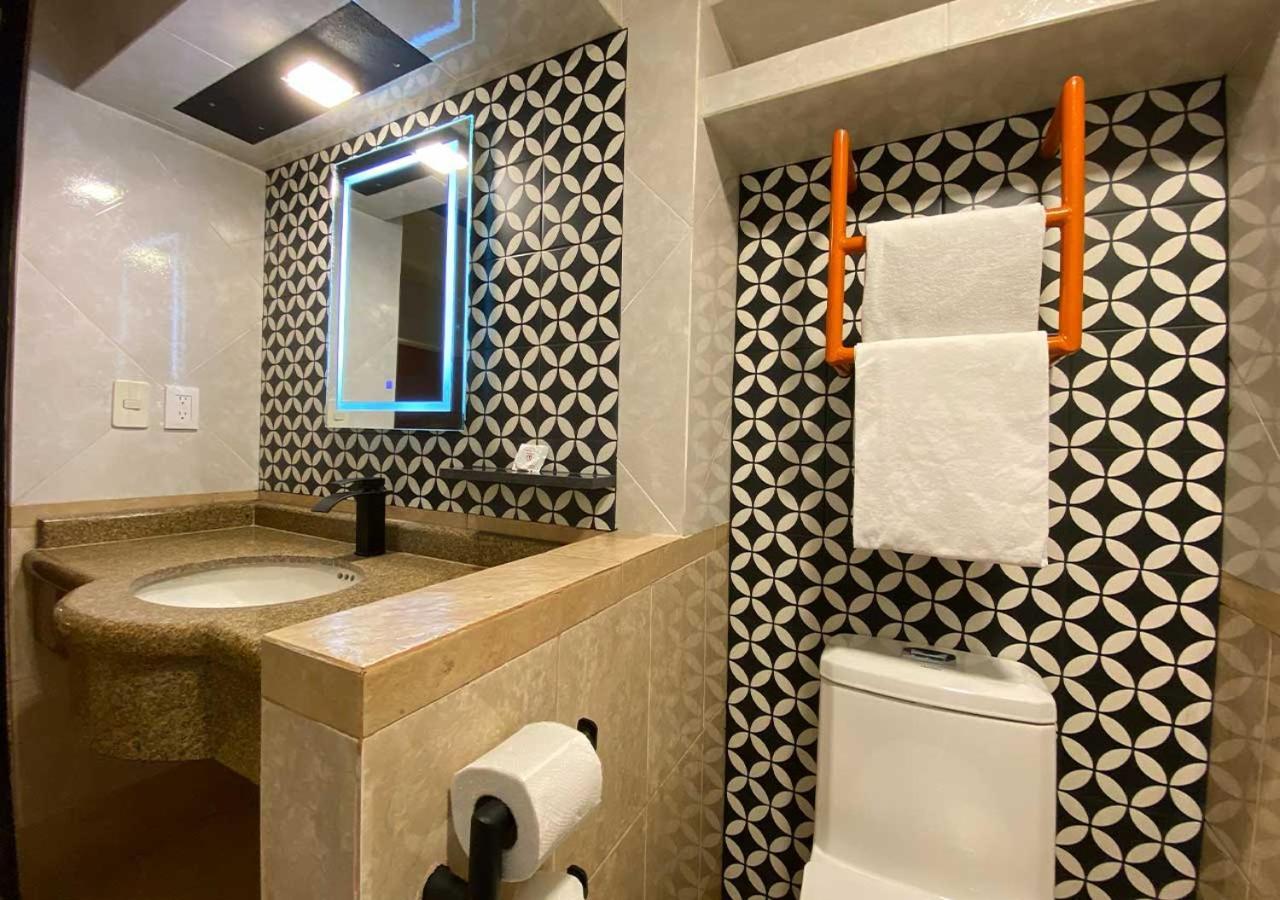 Hotel Villa De Madrid Мехико Экстерьер фото